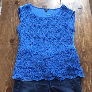 Ann Taylor blue lace blouse // Size M